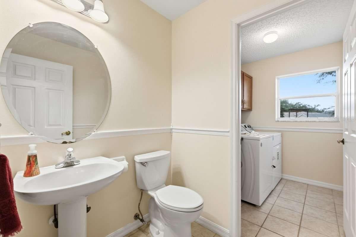 Single Family Residence at 24725 BRIGHTWATER CT, LEESBURG, photo 9 of 16