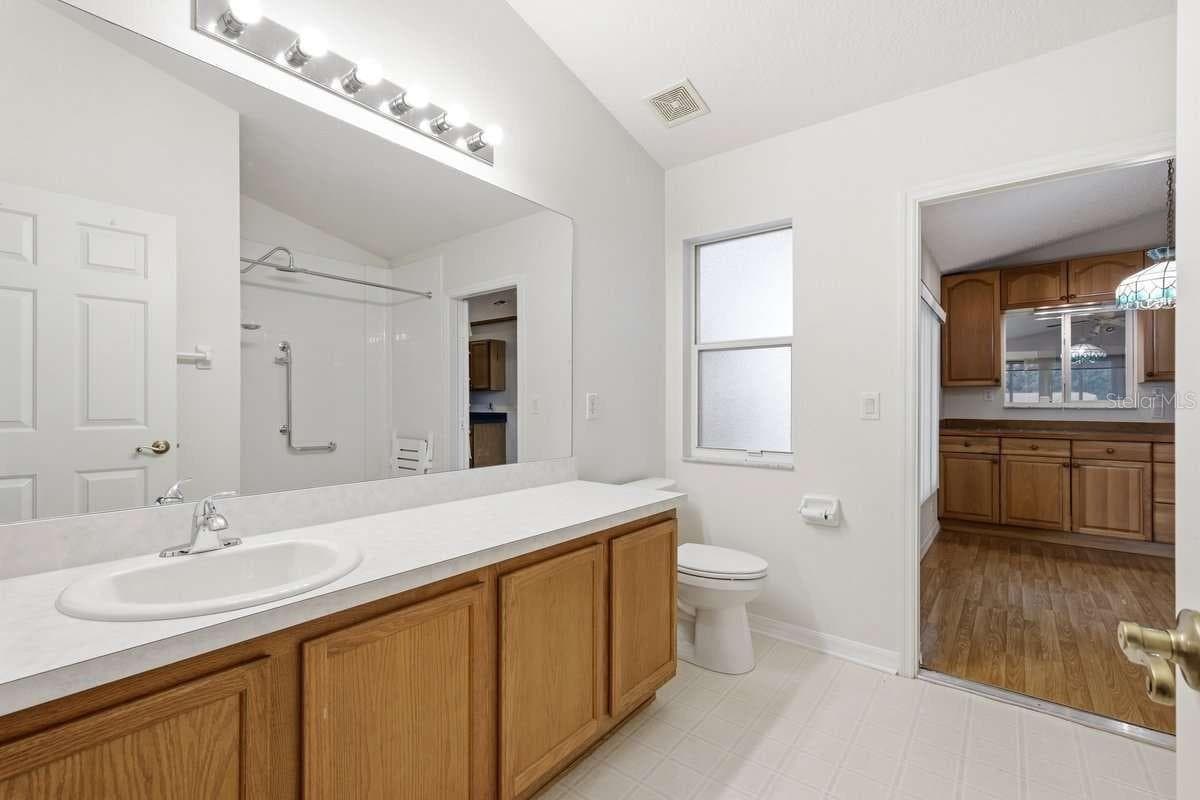 Single Family Residence at 24725 BRIGHTWATER CT, LEESBURG, photo 14 of 16