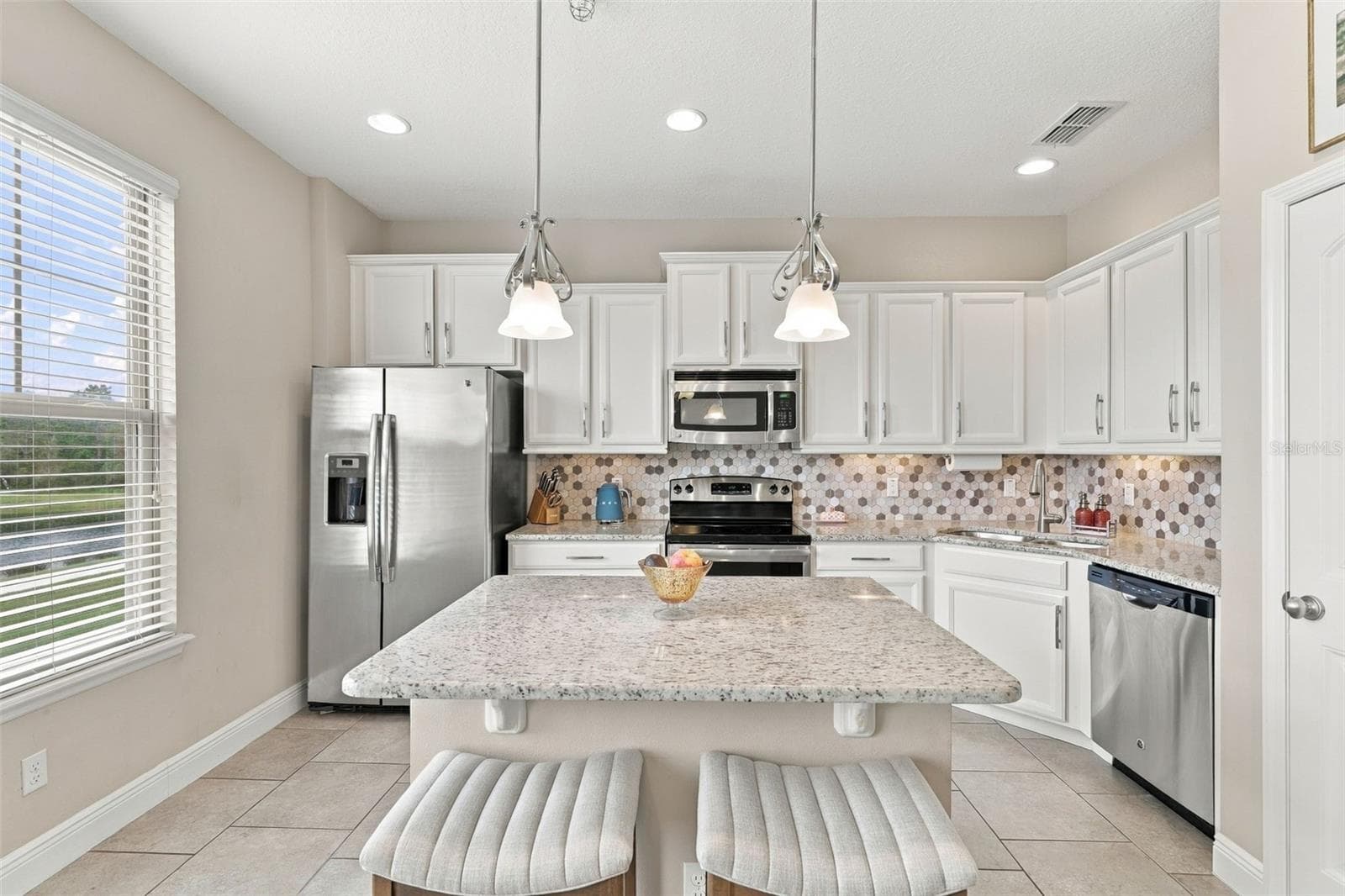 Townhouse at 10818 SUNSET RIDGE LN, ORLANDO, photo 2 of 39