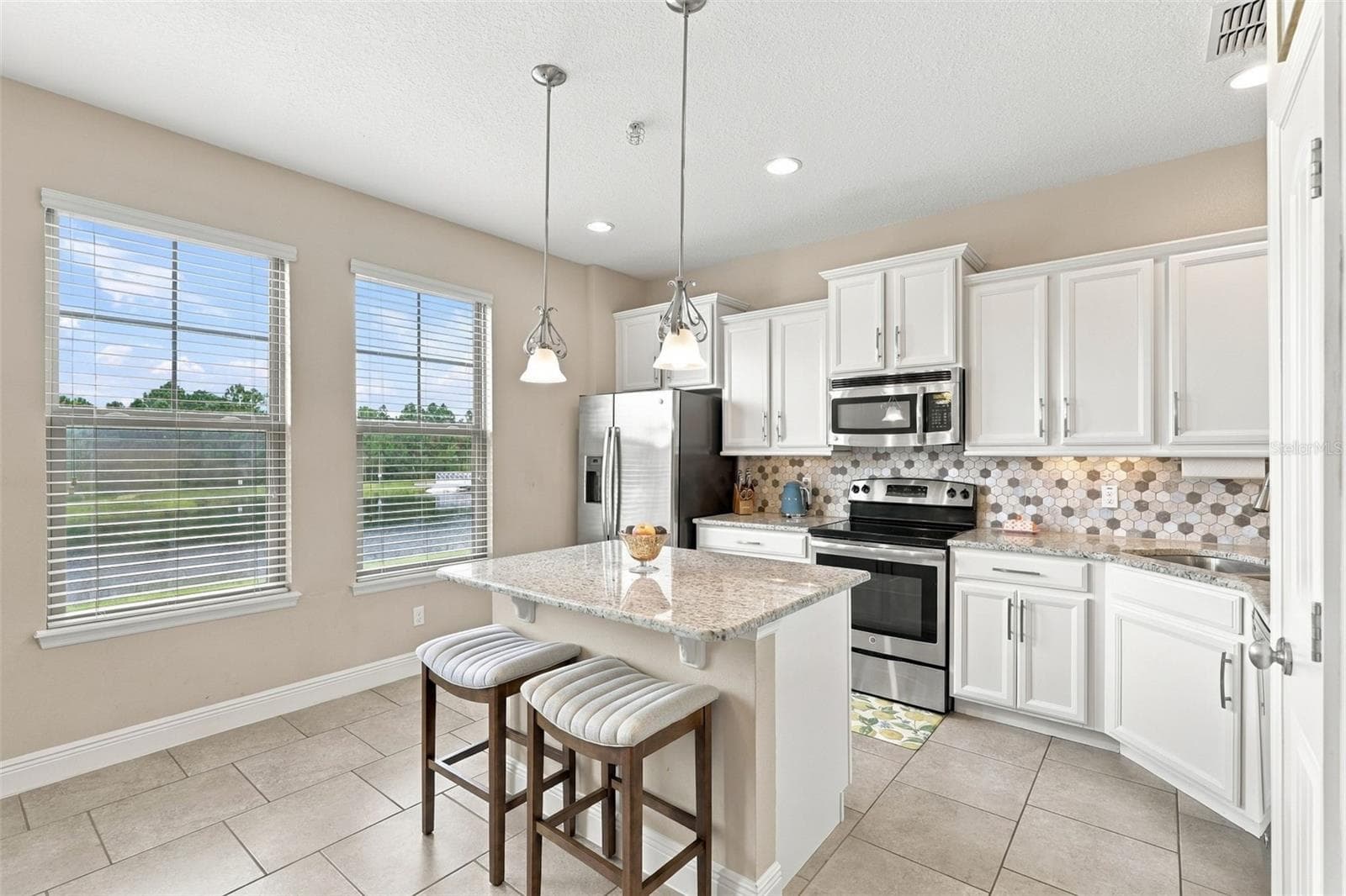 Townhouse at 10818 SUNSET RIDGE LN, ORLANDO, photo 24 of 39