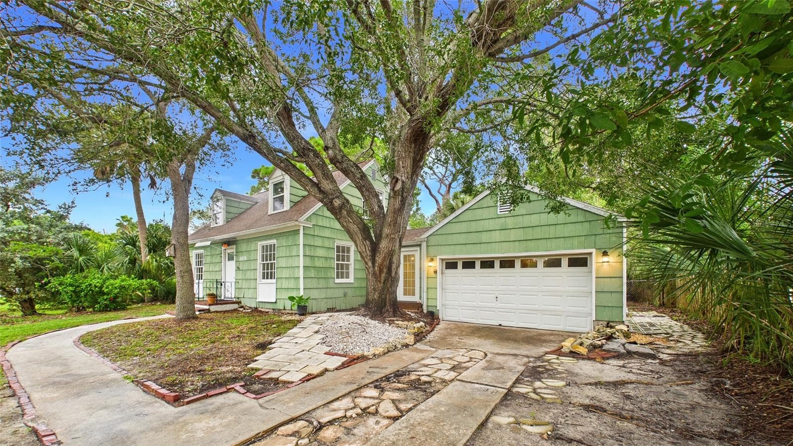 Single Family Residence at 5879 27TH AVE S, GULFPORT, photo 2 of 24