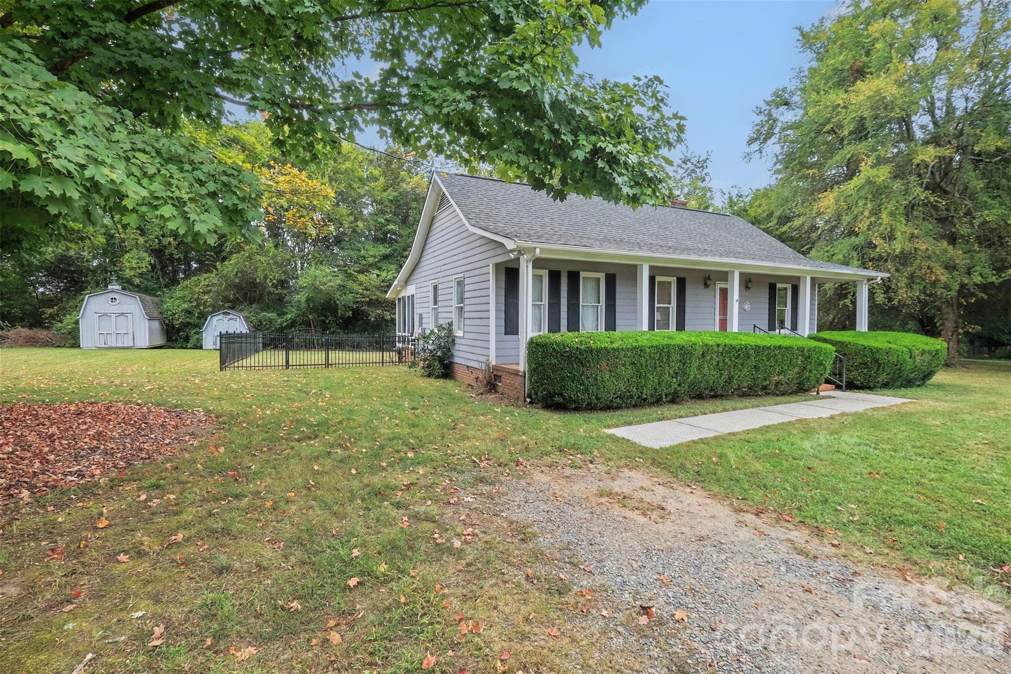 Single Family Residence at 1617 Lawing Road, Charlotte, photo 28 of 35