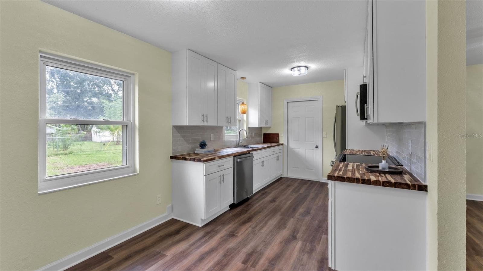Single Family Residence at 6000 CREWS LAKE RD, LAKELAND, photo 6 of 31