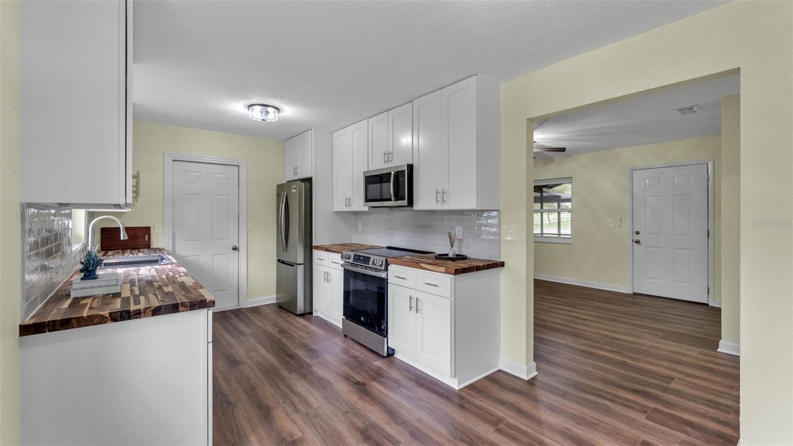 Single Family Residence at 6000 CREWS LAKE RD, LAKELAND, photo 7 of 31