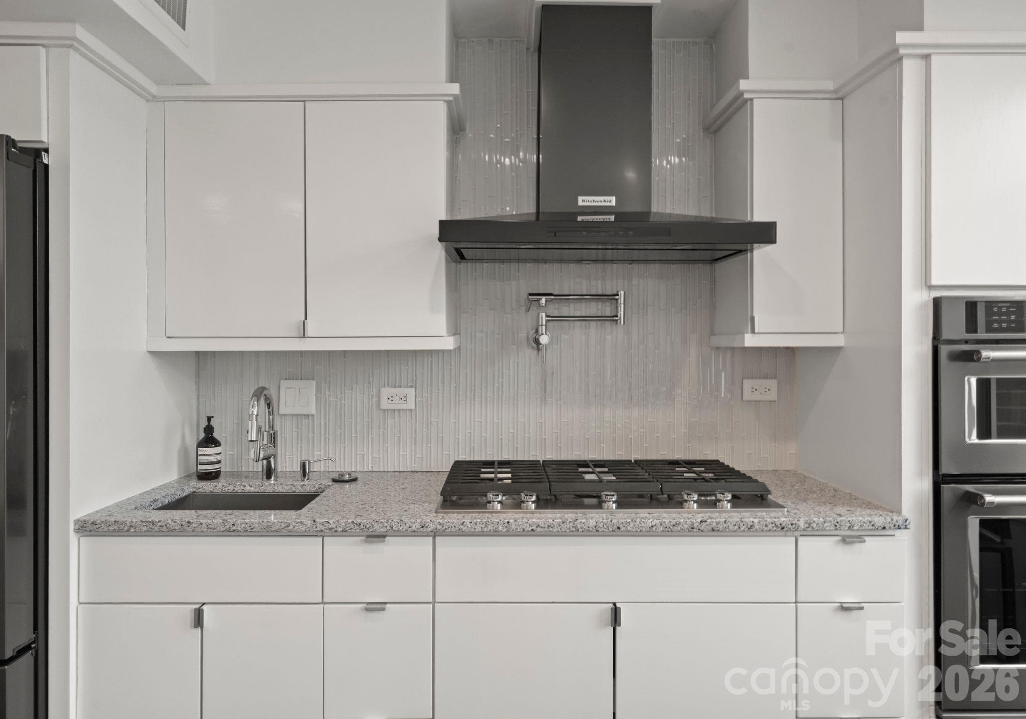Condominium at 1300 Queens Road, Charlotte, photo 18 of 37