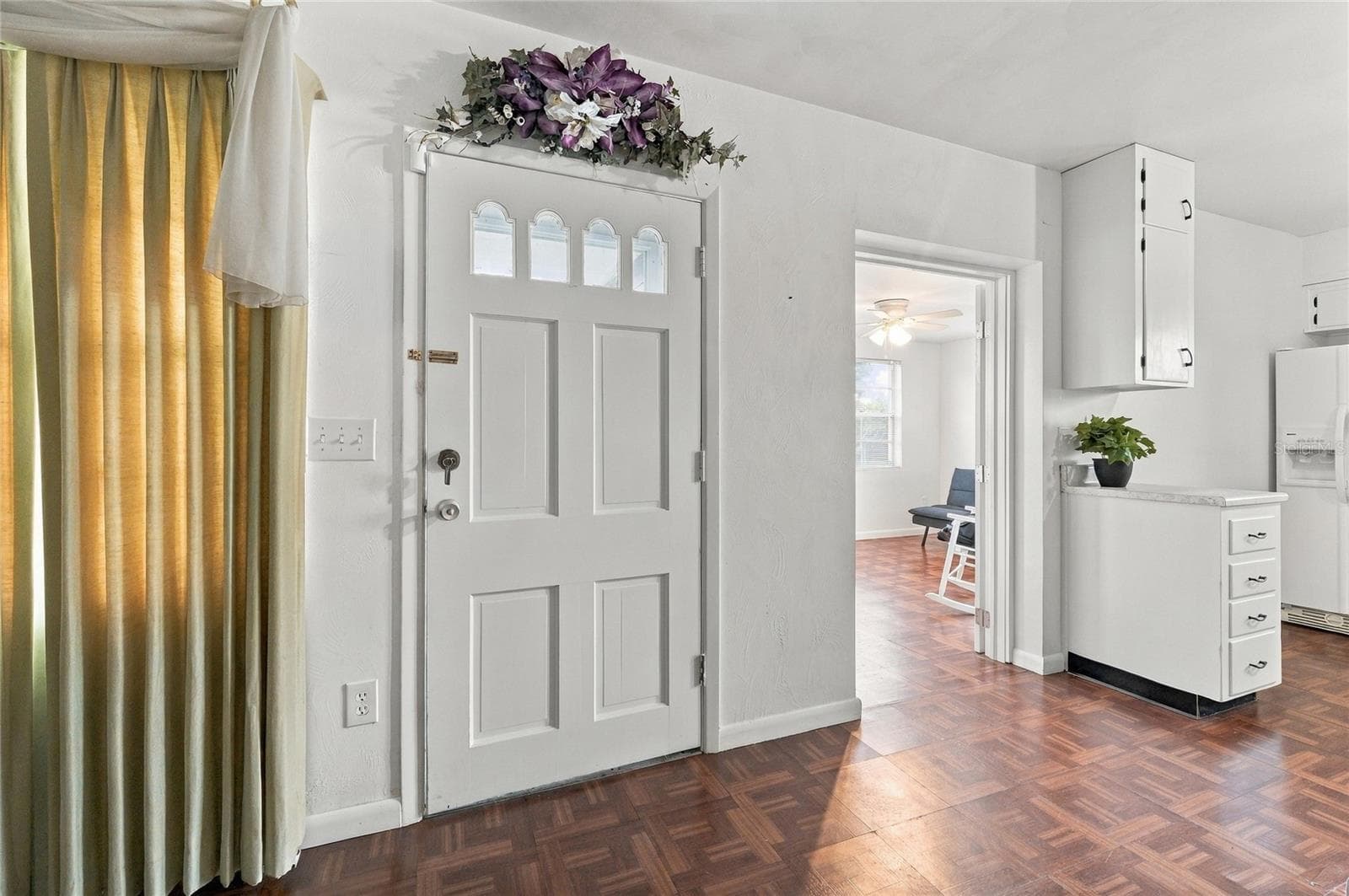 Foyer - 420 AVENUE U NE, WINTER HAVEN