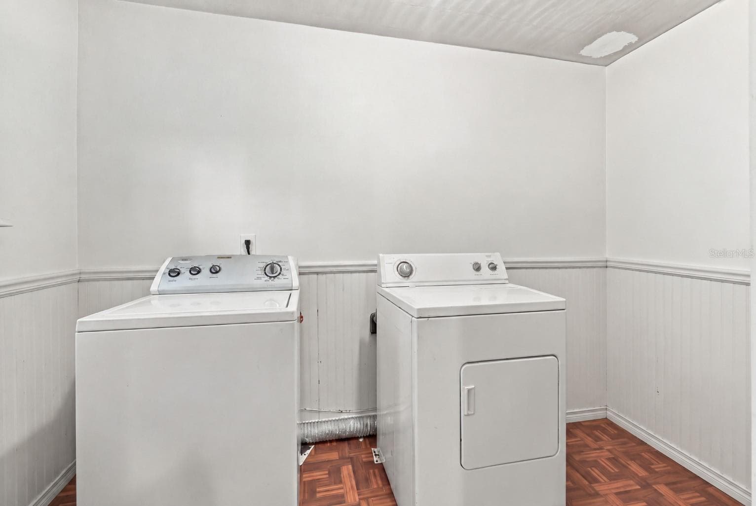 Indoor Laundry room - 420 AVENUE U NE, WINTER HAVEN