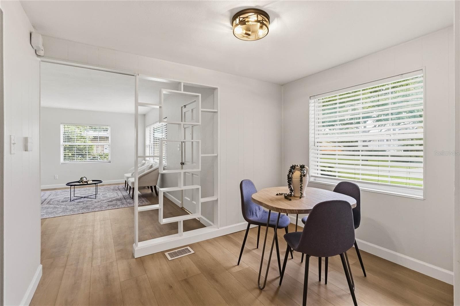 Breakfast Nook - 7040 LAKE DR, ORLANDO
