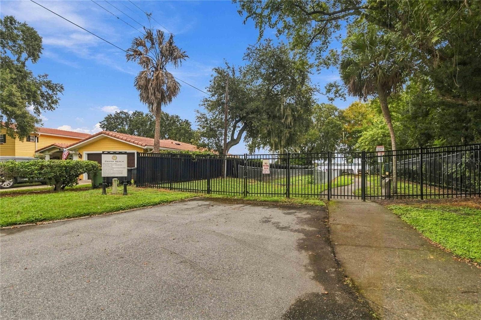 Entrance into Private Gated Park with Deck & Benches on Lake Conway - 7040 LAKE DR, ORLANDO