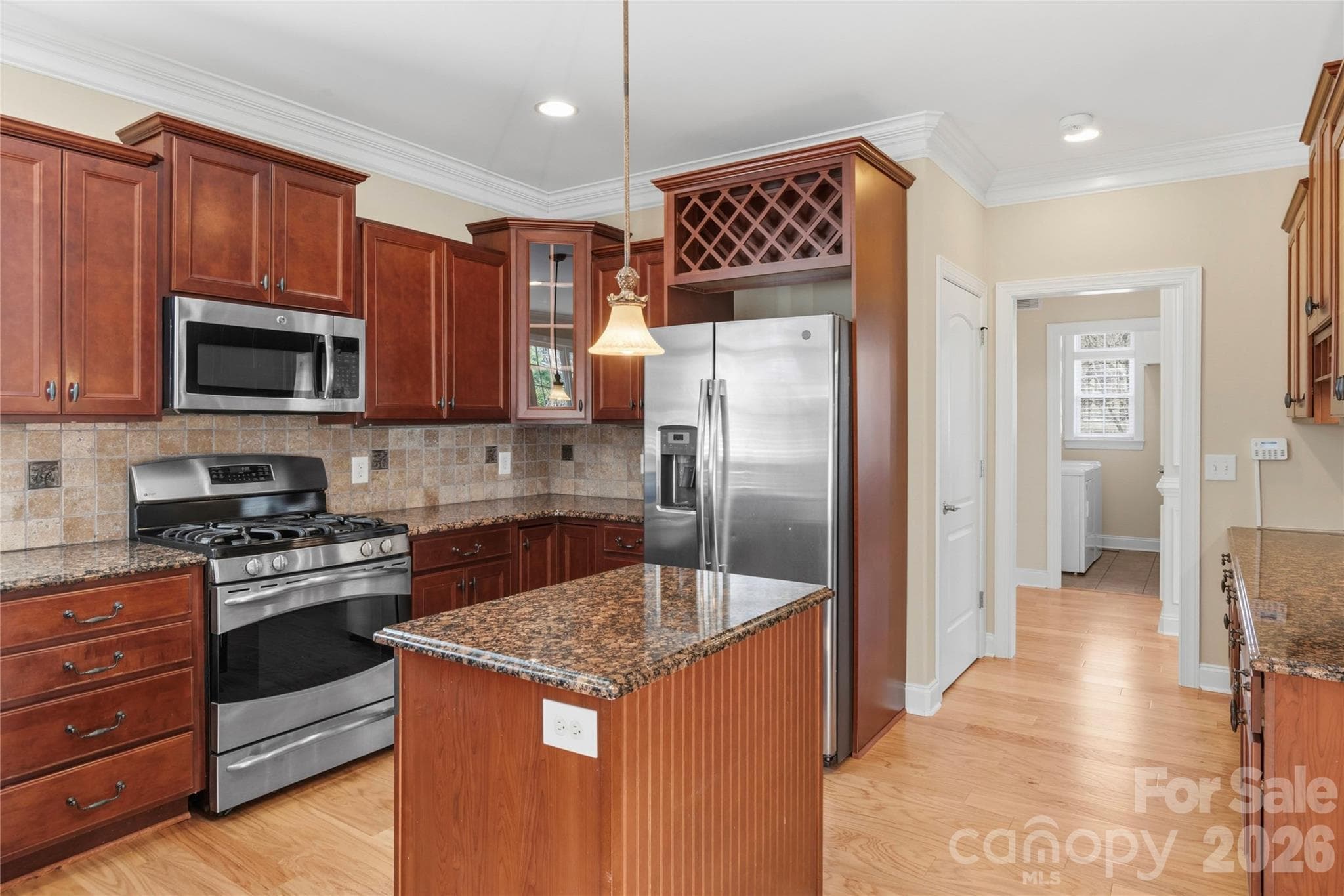 Single Family Residence at 1391 Somerset Cove Drive, Winston Salem, photo 14 of 42
