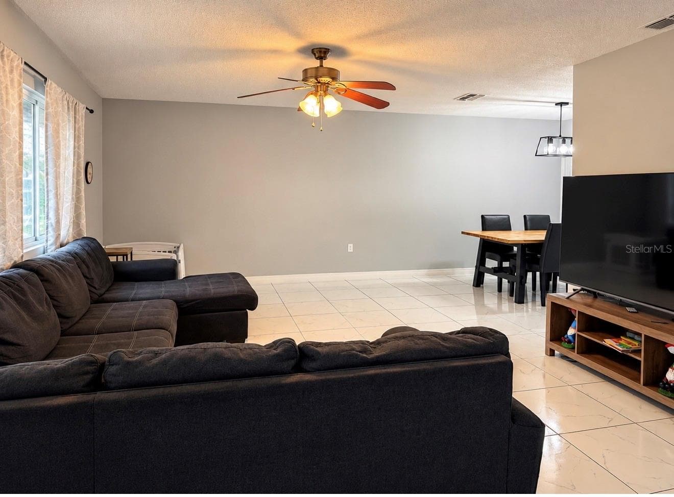 Single Family Residence at 9 WINTERSET DR, WINTER HAVEN, photo 3 of 20