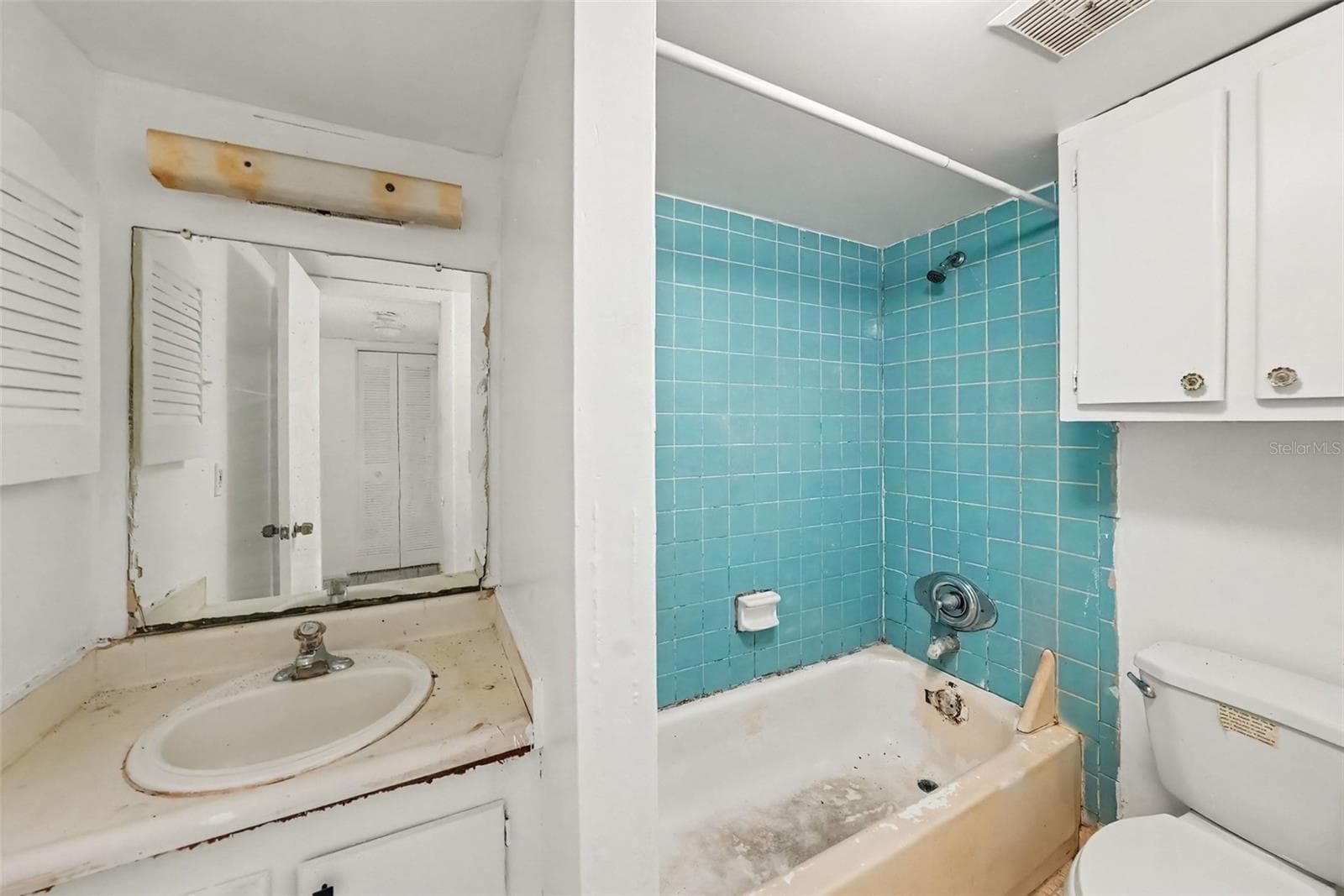 Condominium at 305 E WELLINGTON CT #64, TAMPA, photo 7 of 15