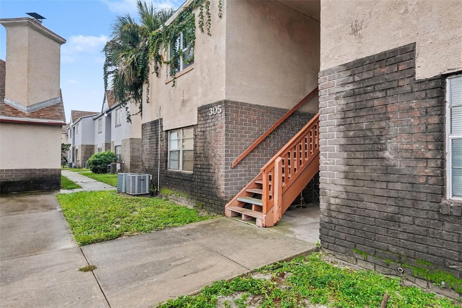 Condominium at 305 E WELLINGTON CT #64, TAMPA, photo 13 of 15