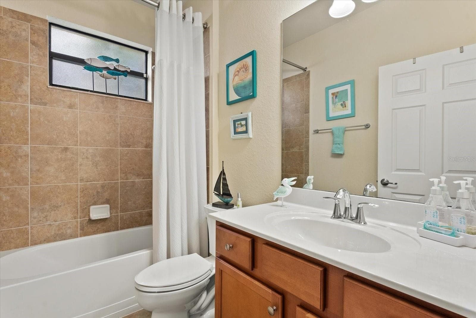 Guest bathroom - 19866 BENISSIMO DR, VENICE