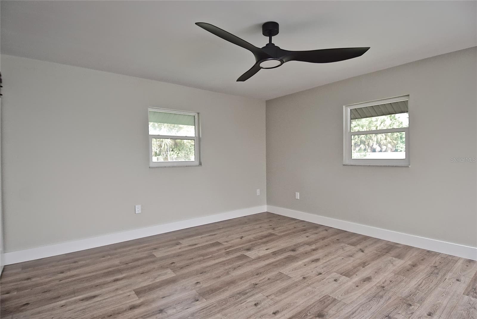 Single Family Residence at 102 WINDWARD DR, OSPREY, photo 14 of 54