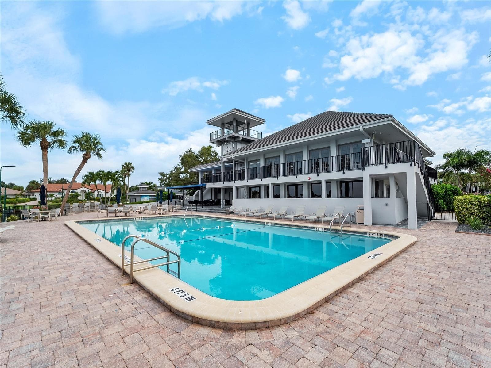 Community pool - 102 WINDWARD DR, OSPREY
