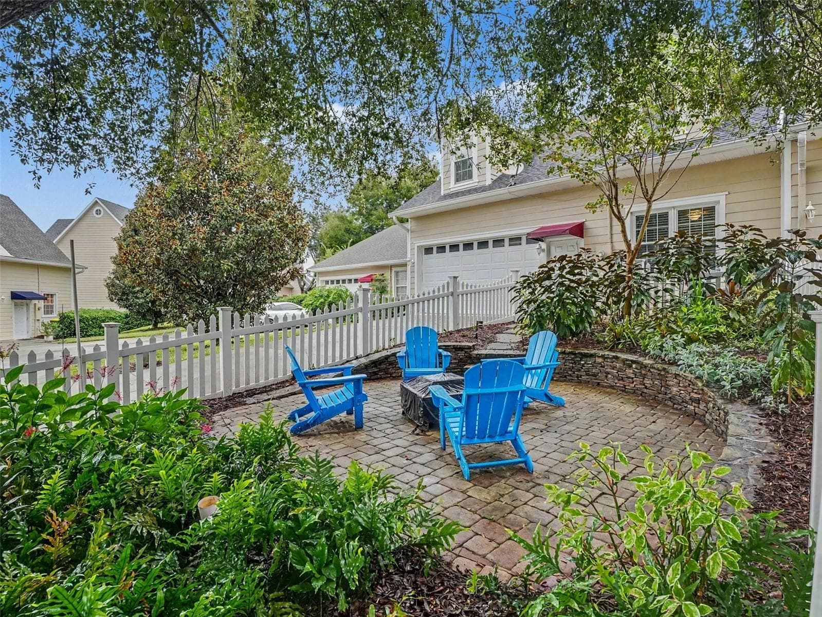 Fenced-in Paver Patio - 190 HARBOUR COVE WAY, CLERMONT