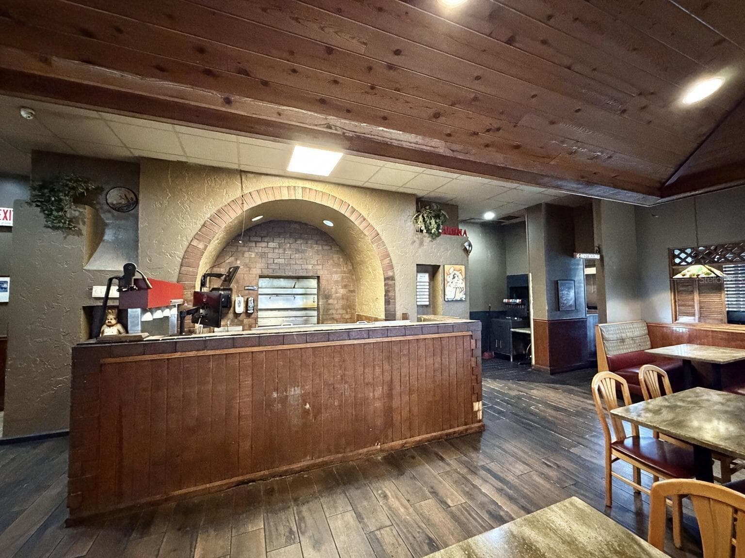 Dual pizza ovens and service counter - 3883 TAMIAMI TRL, PORT CHARLOTTE
