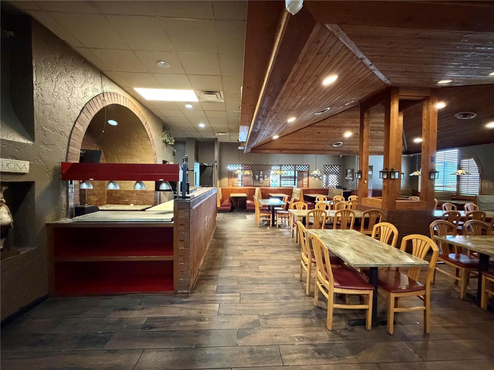 Restaurant at 3883 TAMIAMI TRL, PORT CHARLOTTE, photo 12 of 53
