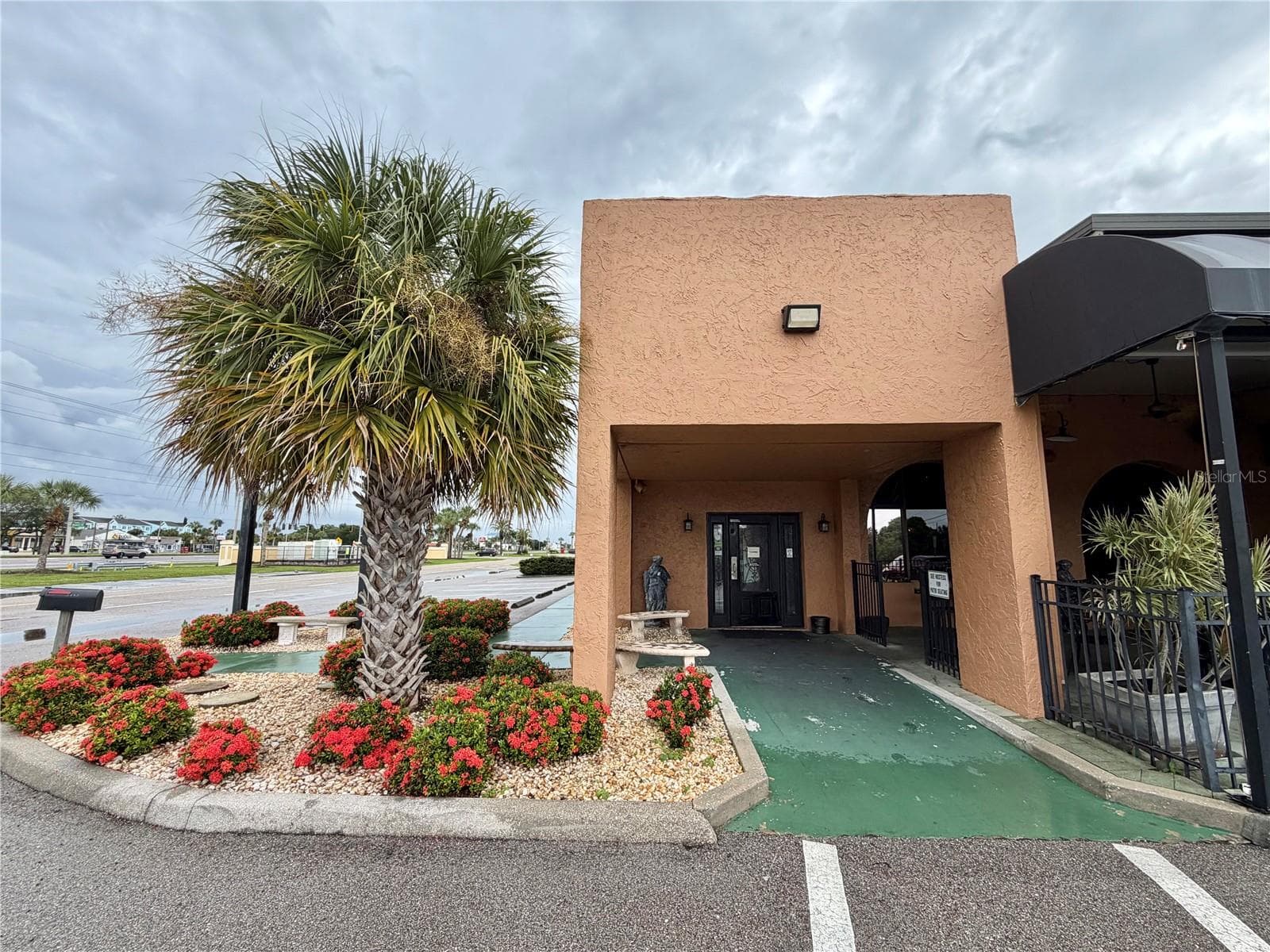 Entrance exterior - 3883 TAMIAMI TRL, PORT CHARLOTTE