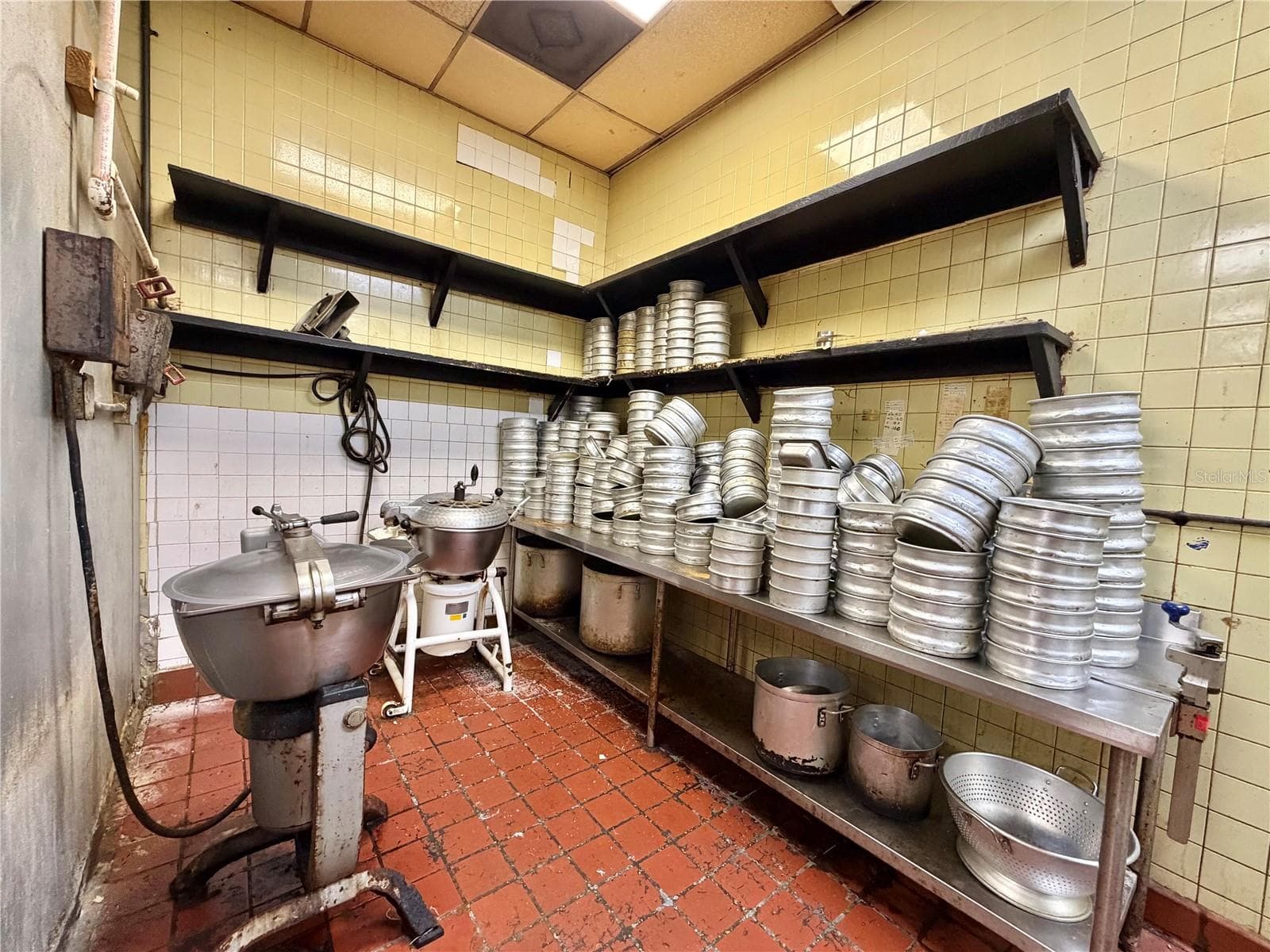 Dough station - 3883 TAMIAMI TRL, PORT CHARLOTTE
