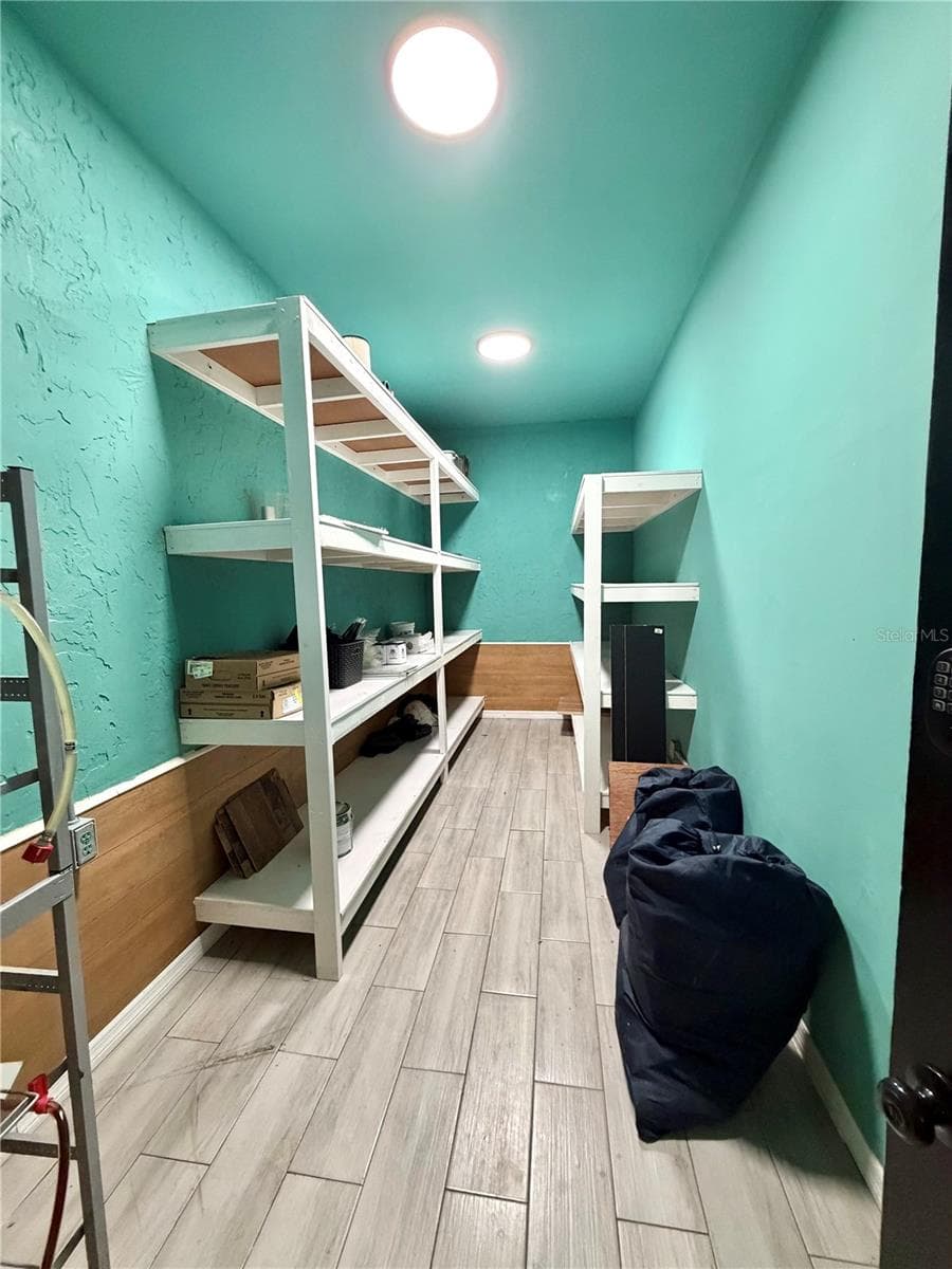 Lockable storage room 1 - 3883 TAMIAMI TRL, PORT CHARLOTTE