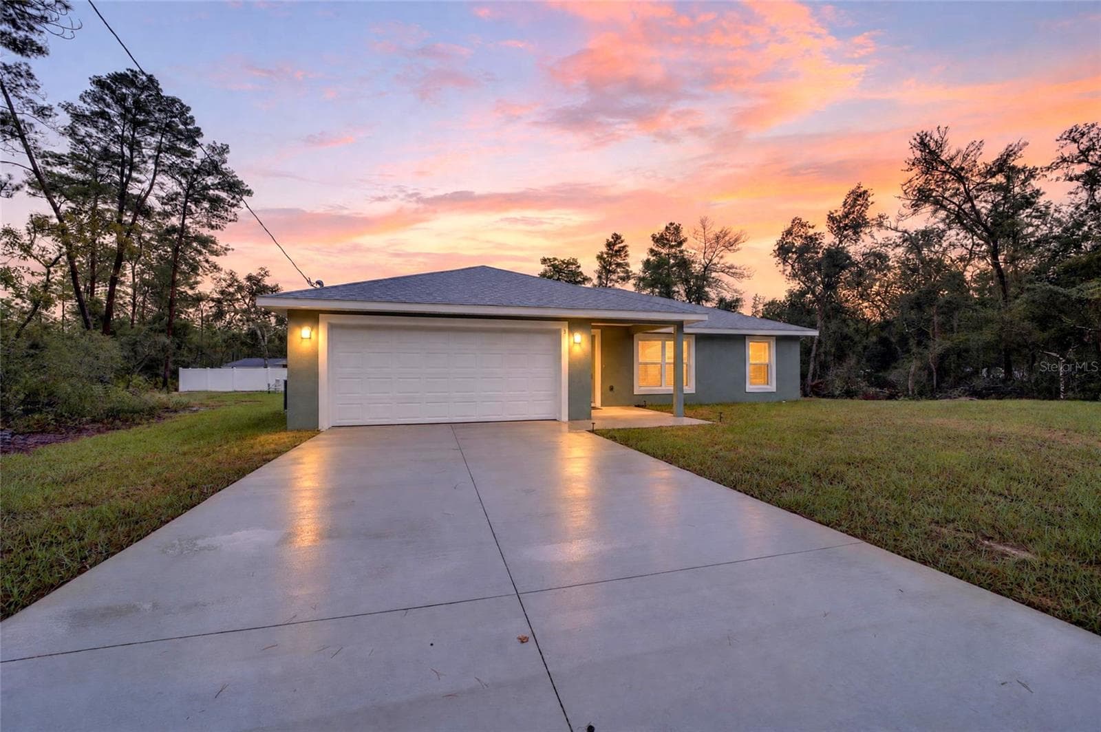GORGEOUS NEW HOME - 3 FISHER WAY PL, OCKLAWAHA
