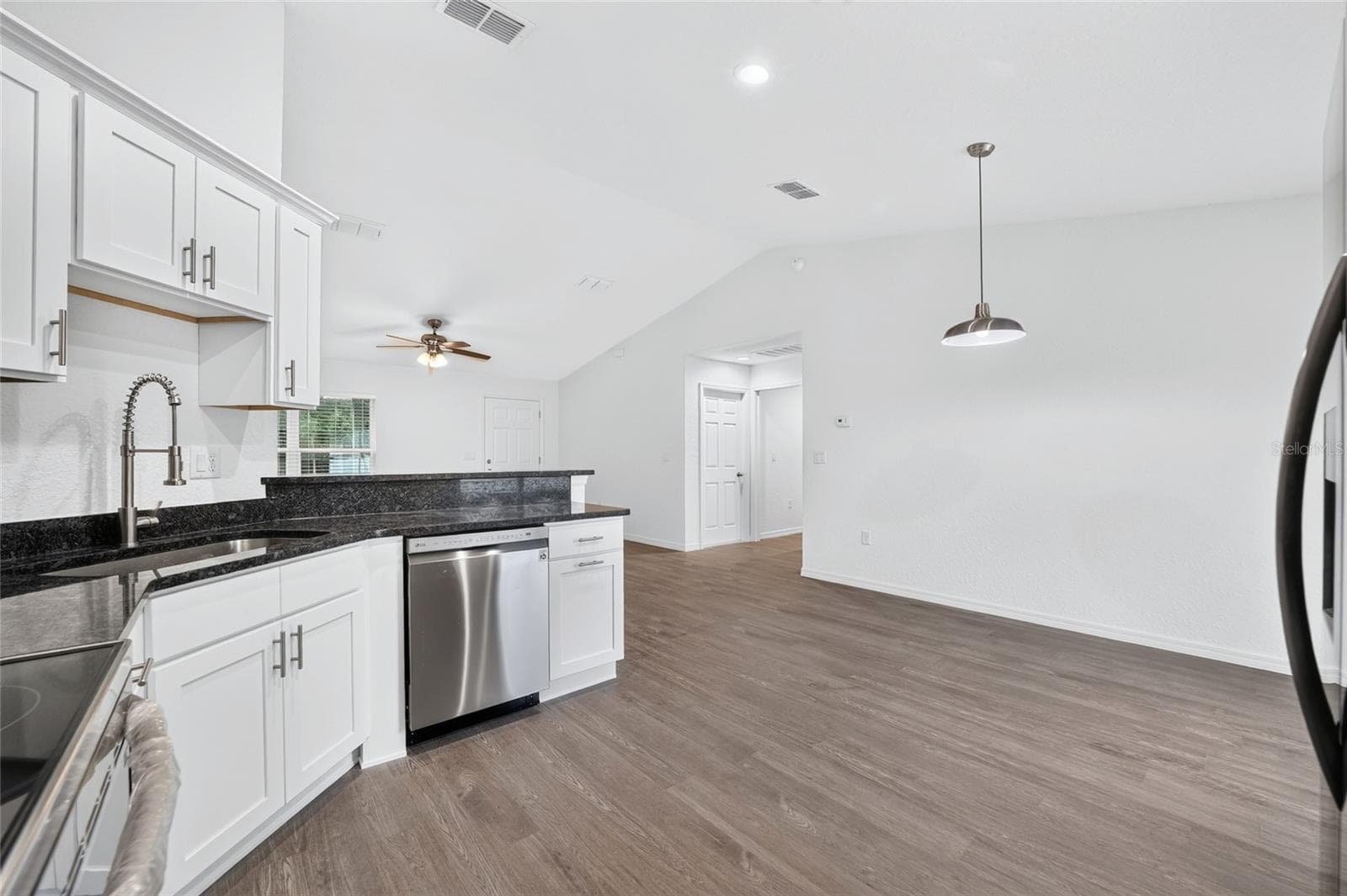 KITCHEN VIEW - 3 FISHER WAY PL, OCKLAWAHA