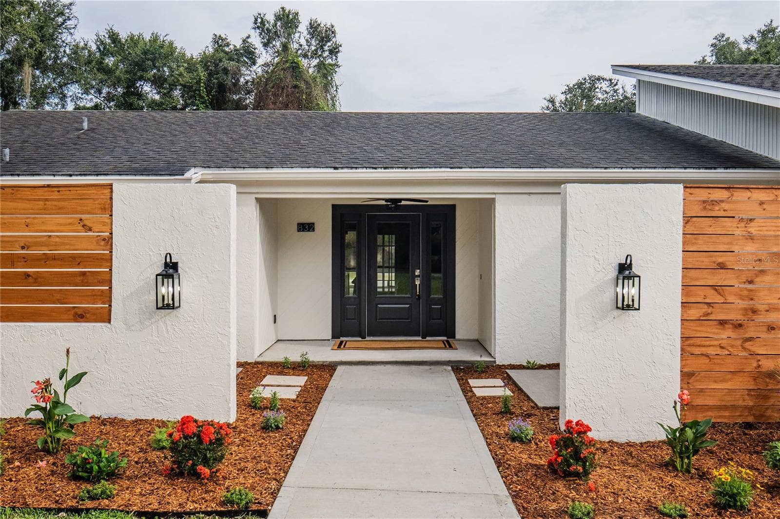Single Family Residence at 832 BROOKWOOD DR, LAKELAND, photo 3 of 39