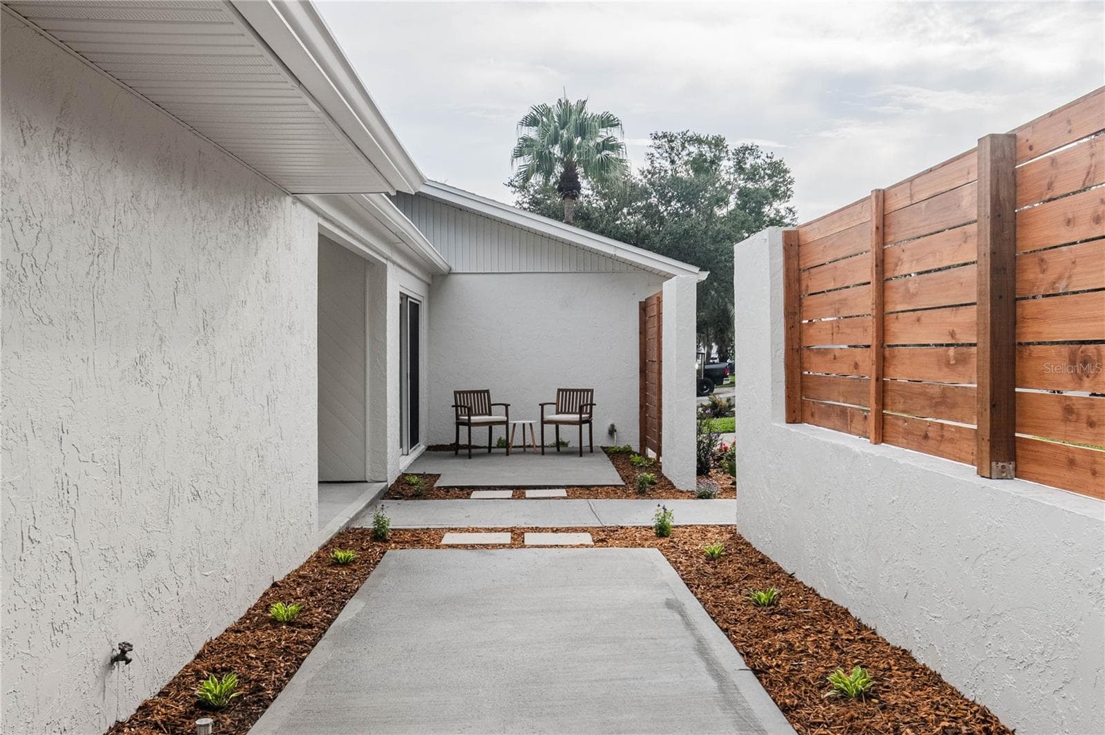 Single Family Residence at 832 BROOKWOOD DR, LAKELAND, photo 5 of 39