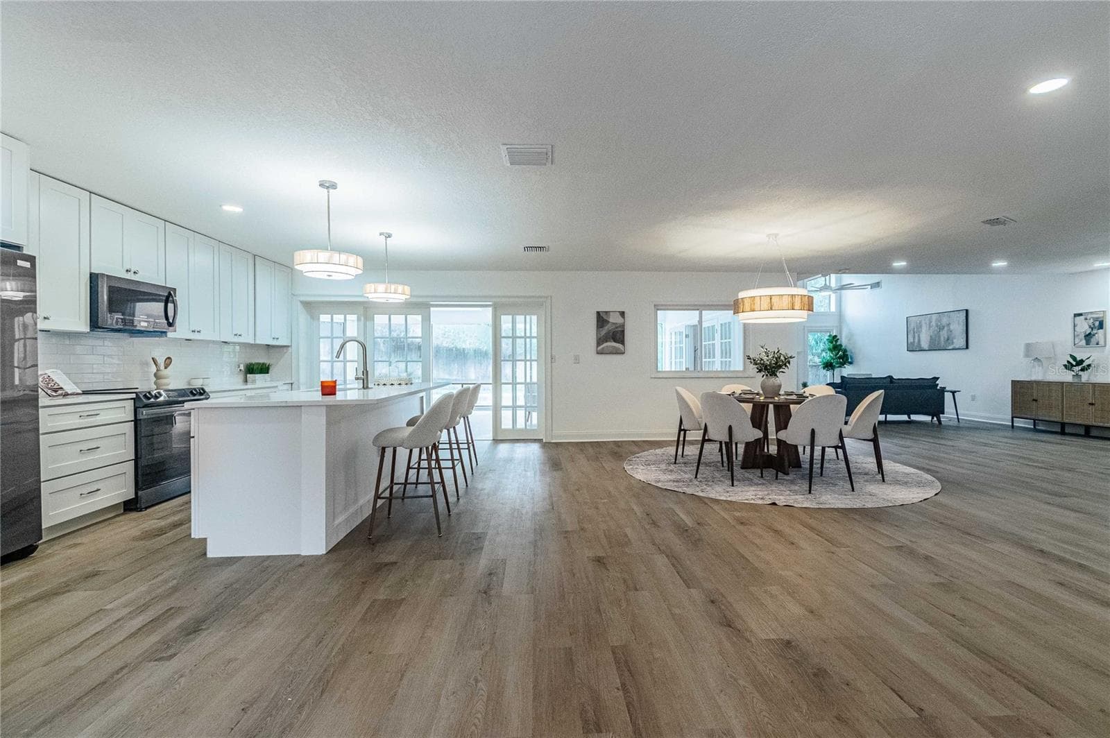 Open concept - 832 BROOKWOOD DR, LAKELAND