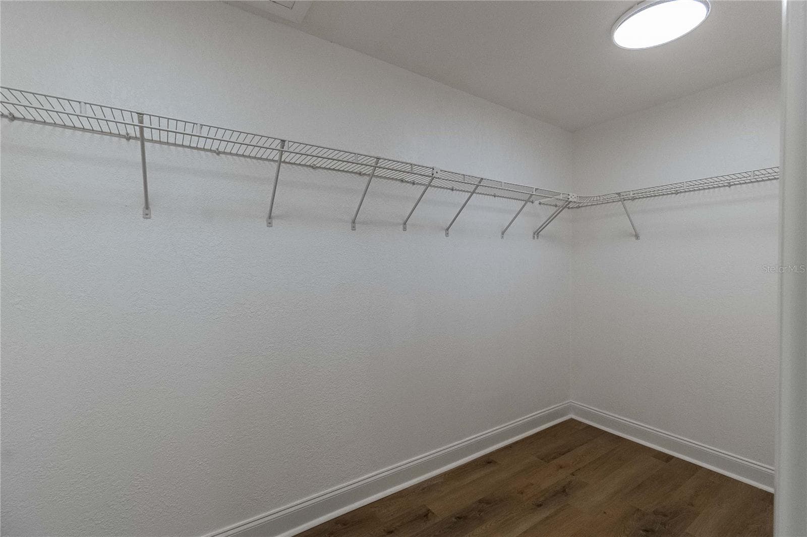 Master closet - 832 BROOKWOOD DR, LAKELAND