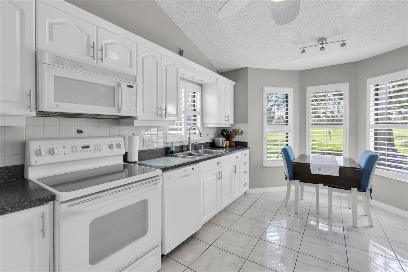 Condominium at 9126 BASSETT LN, NEW PORT RICHEY, photo 10 of 41