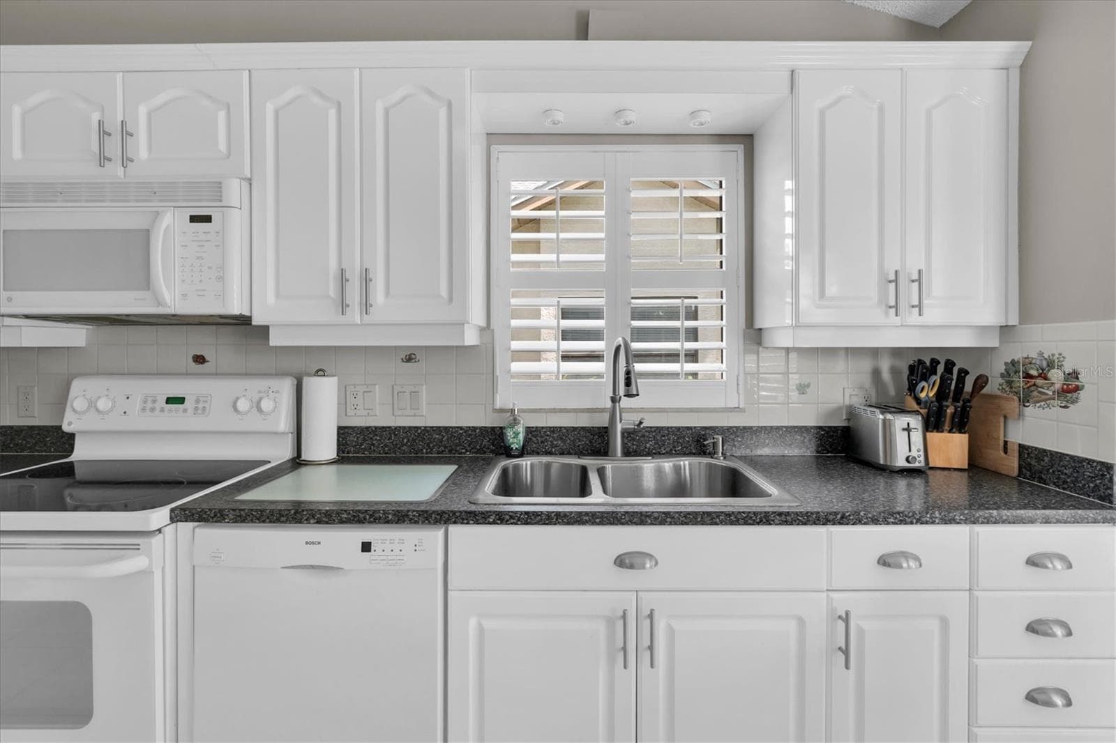 Condominium at 9126 BASSETT LN, NEW PORT RICHEY, photo 11 of 41