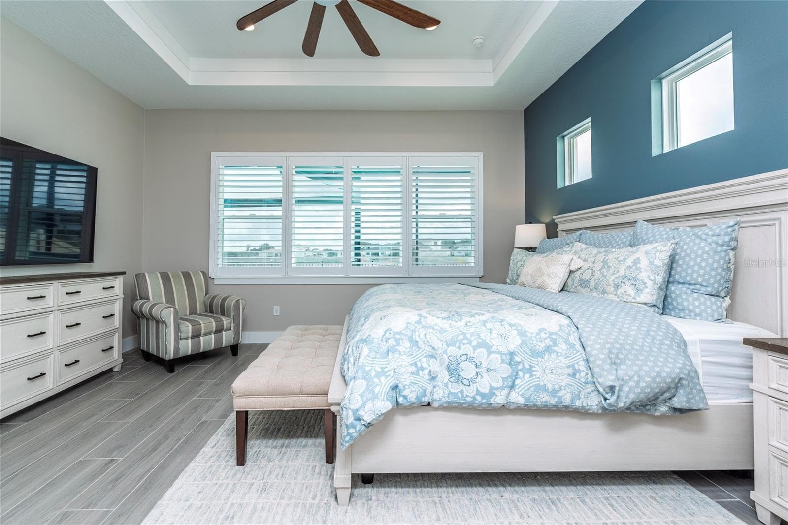 Downstairs primary bedroom. - 10706 TORCHWOOD SEA WAY, SAN ANTONIO
