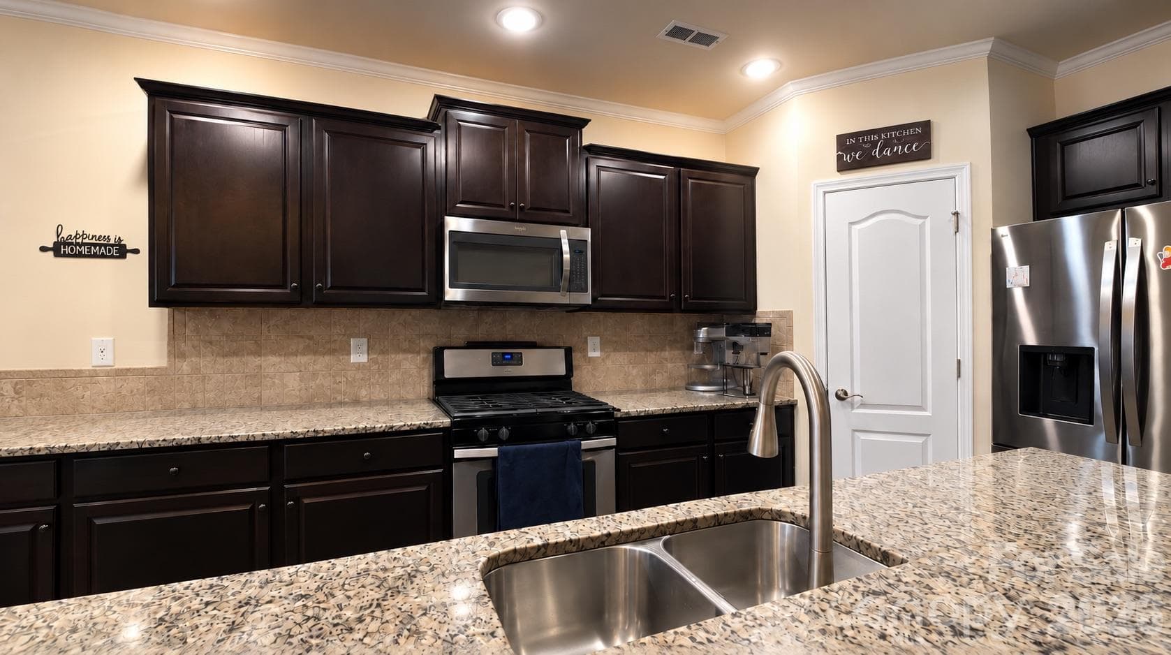 Single Family Residence at 239 Keating Place Drive, Fort Mill, photo 17 of 48
