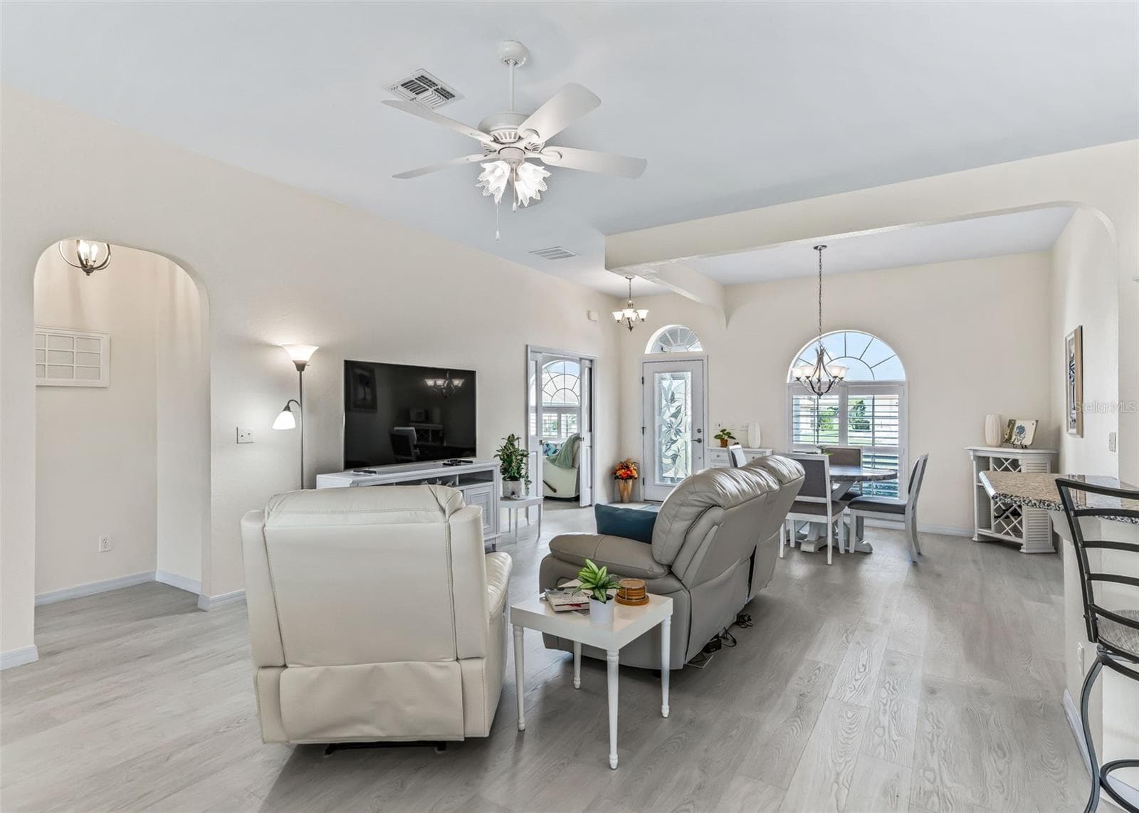 10' ceilings - 12223 SE 175TH LOOP, SUMMERFIELD