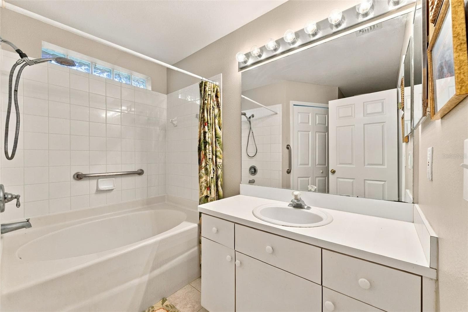 primary bathroom - 609 CAPE COD CIR, VALRICO
