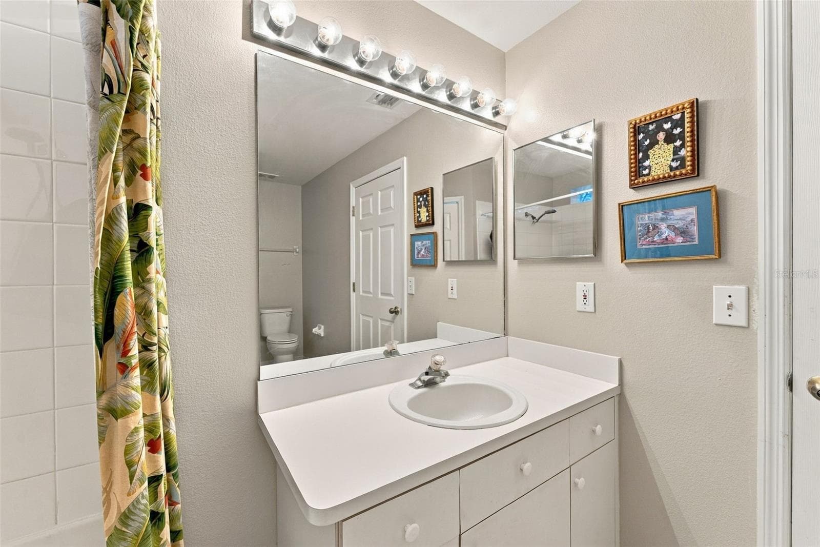 primary bathroom - 609 CAPE COD CIR, VALRICO