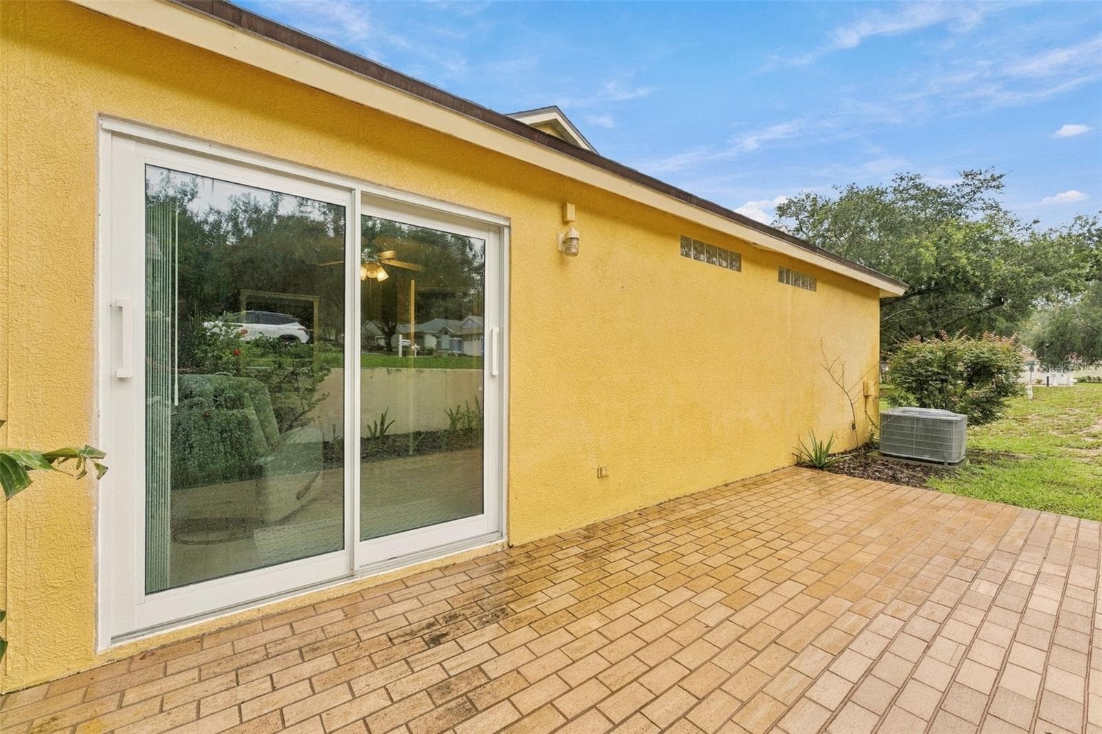 back patio - 609 CAPE COD CIR, VALRICO