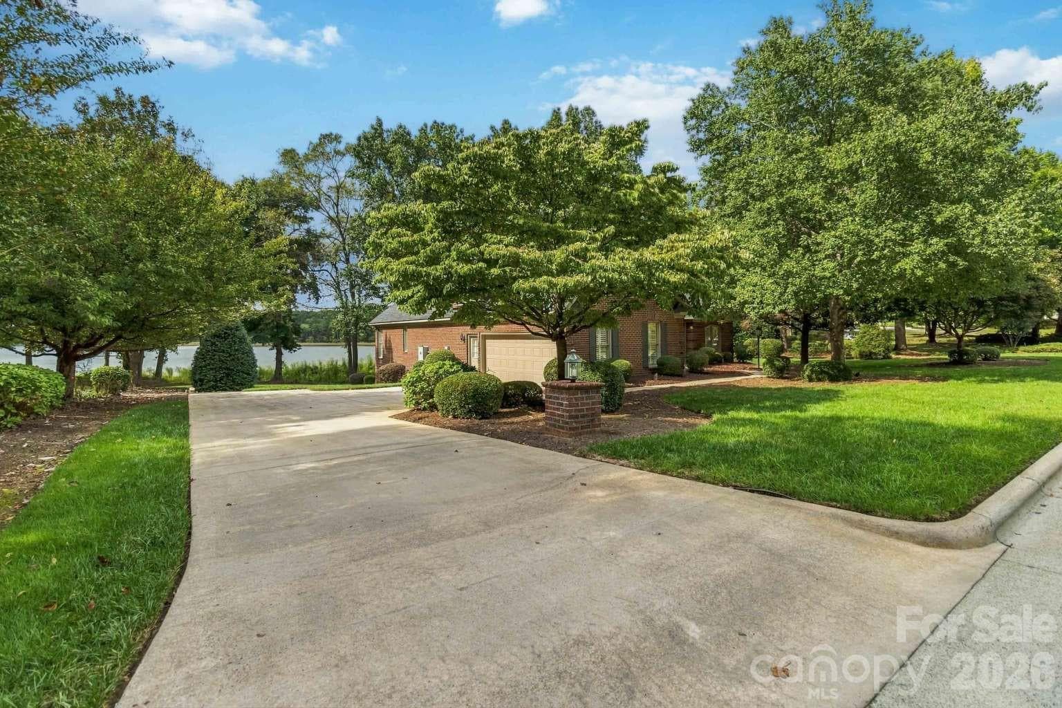 Single Family Residence at 1106 Westlake Drive, Kannapolis, photo 2 of 48