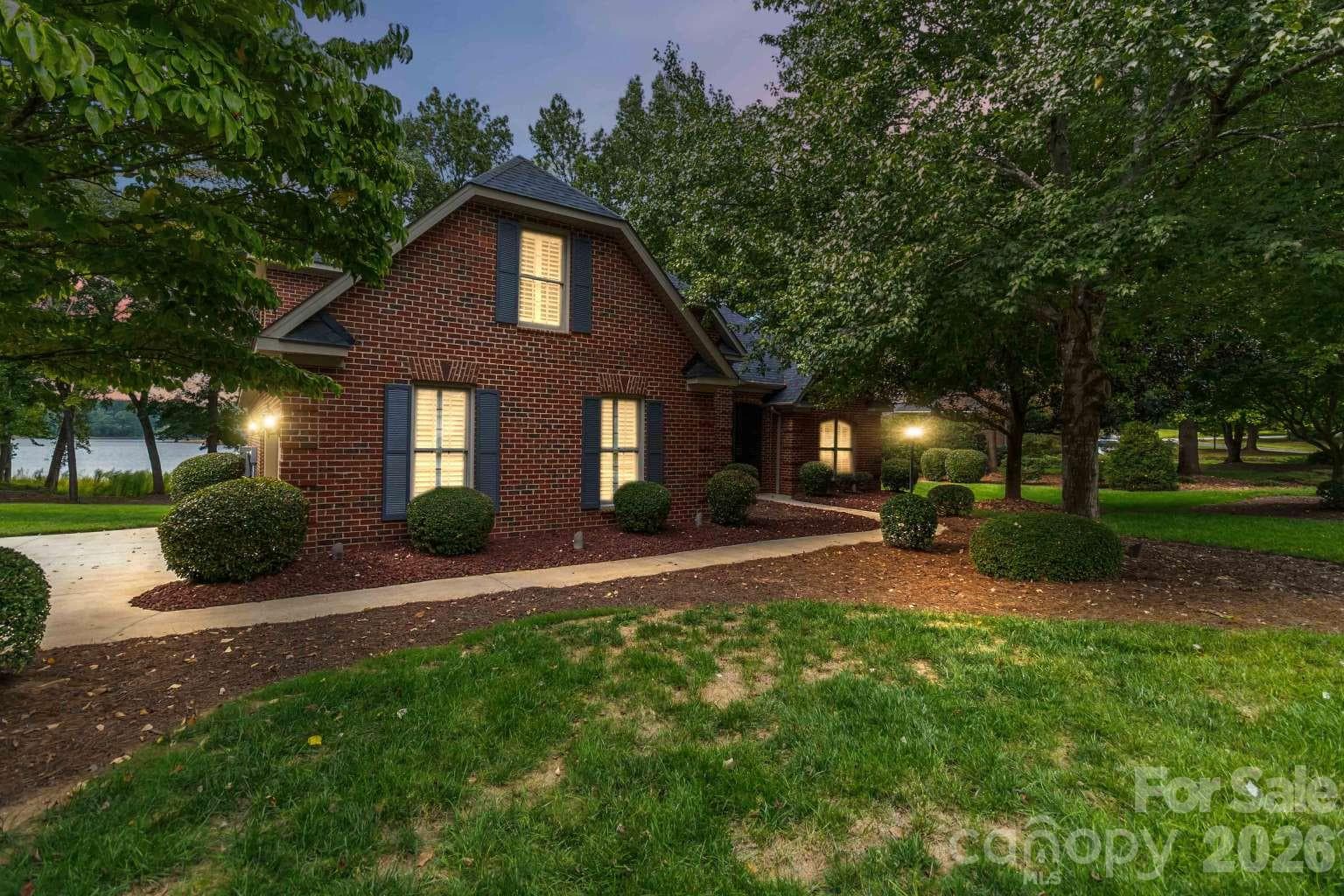 Single Family Residence at 1106 Westlake Drive, Kannapolis, photo 5 of 48