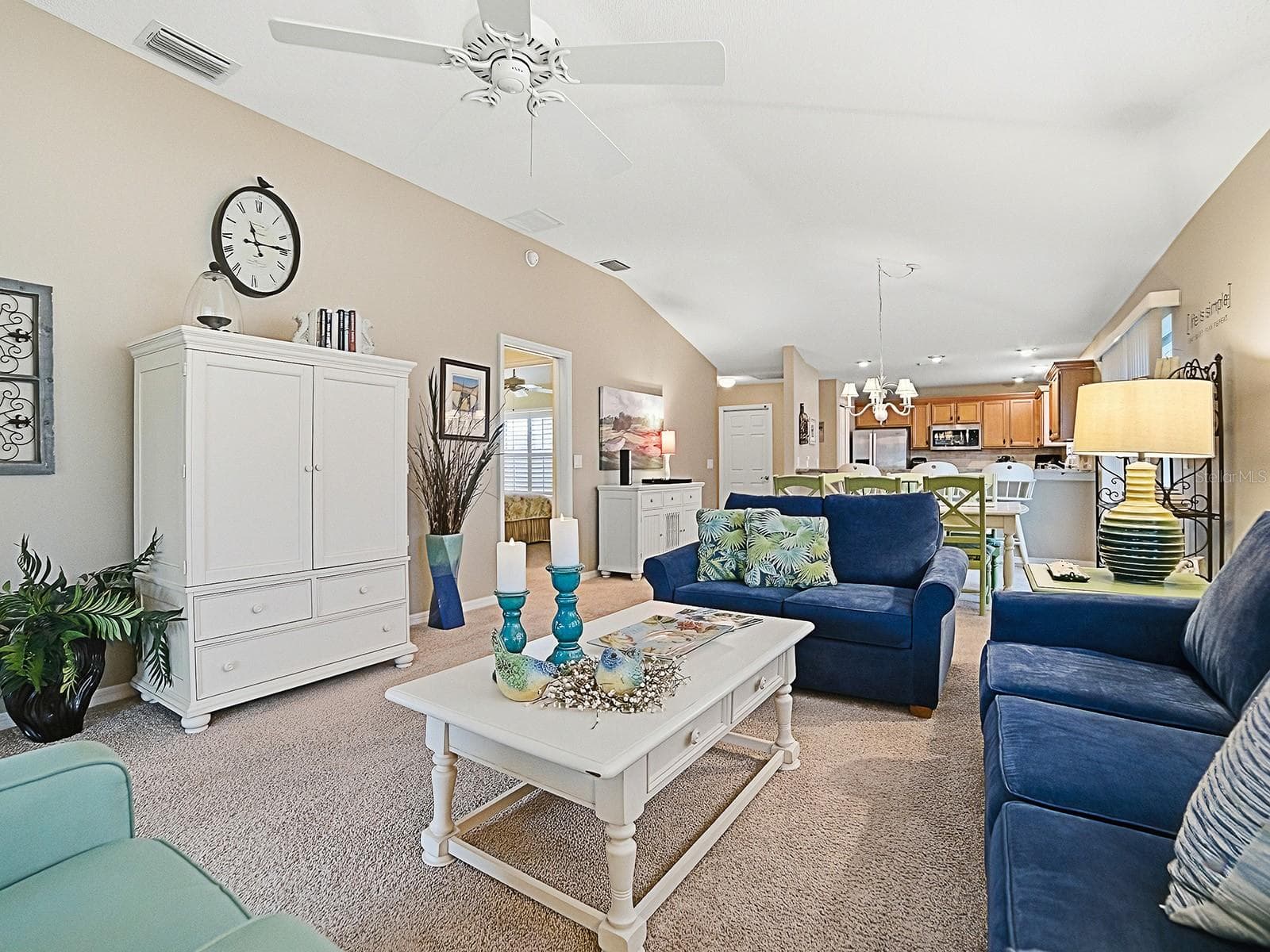 Perfect for entertaining or relaxing - 1530 BARNWELL PL, THE VILLAGES