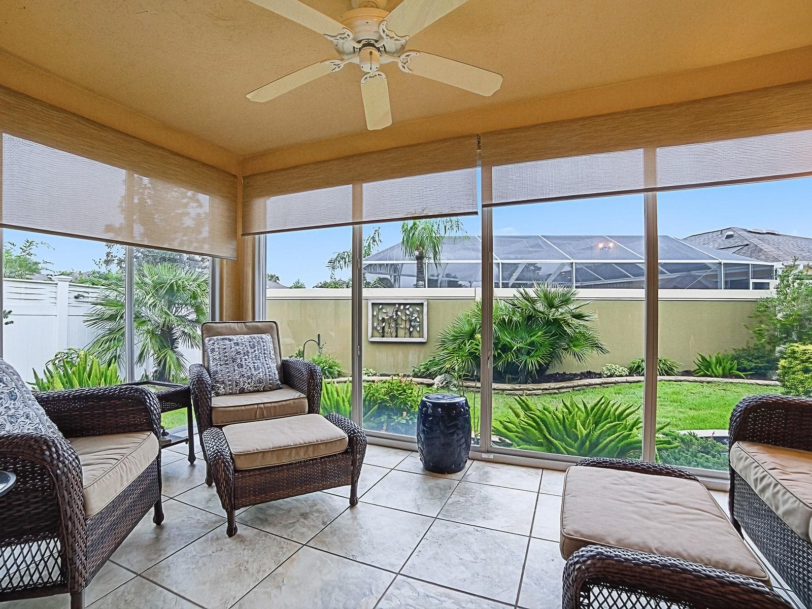 Amazing Lanai overlooking serene backyard - 1530 BARNWELL PL, THE VILLAGES