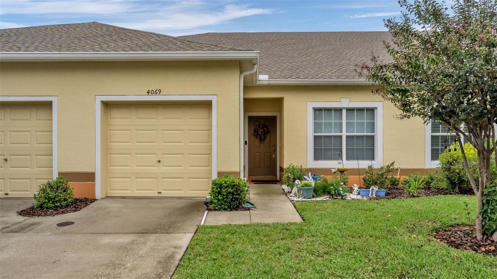 4069 SHADE TREE LN