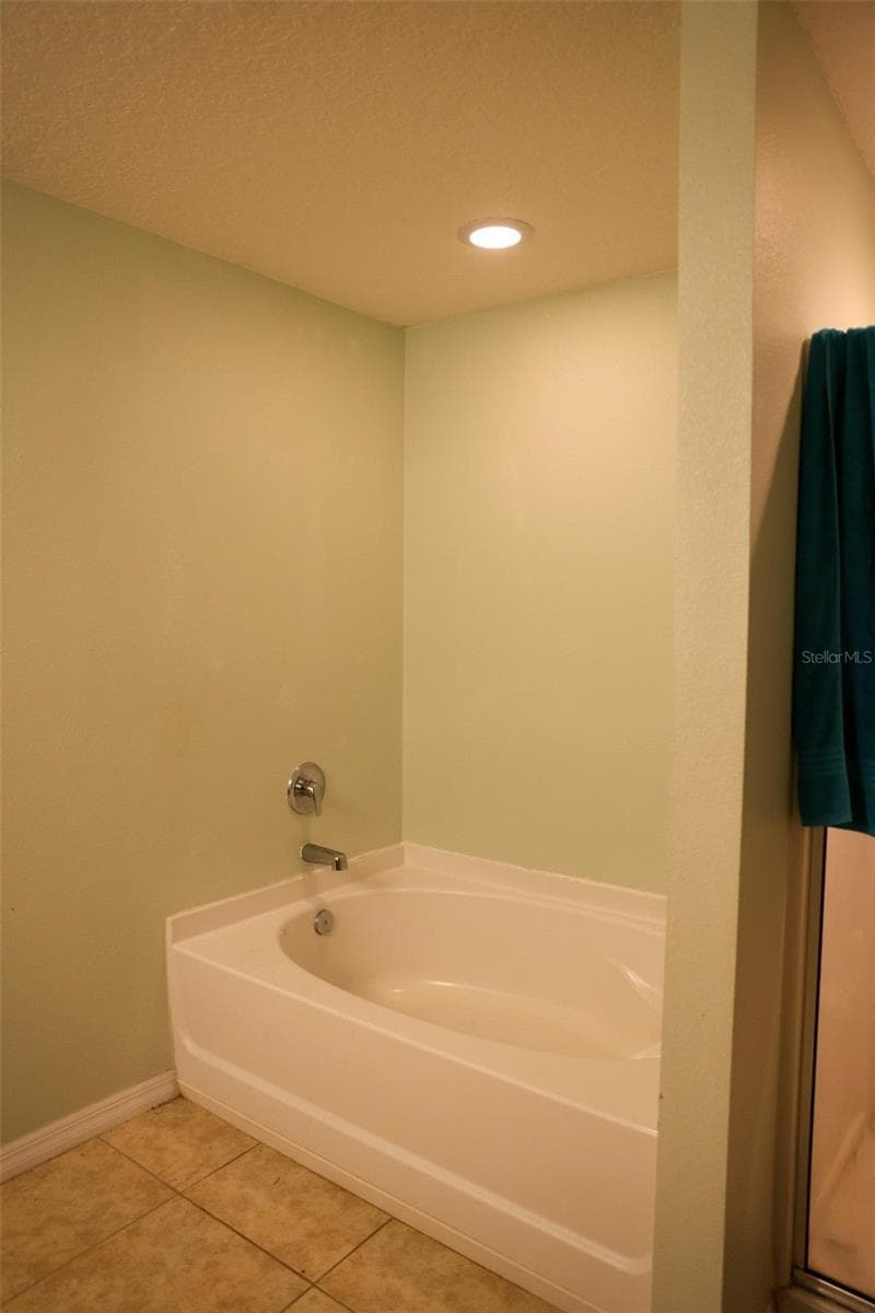 Single Family Residence at 2113 GENEVA DR, LAKELAND, photo 21 of 26
