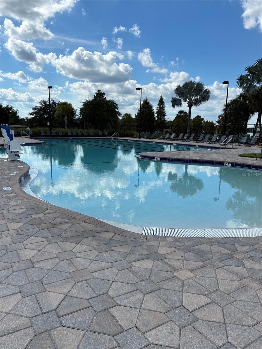 Community Pool - 2113 GENEVA DR, LAKELAND