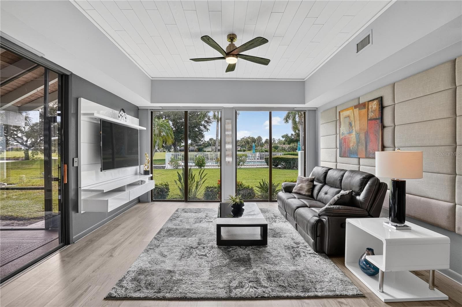 living room - 2319 LAKESIDE MEWS #B3, SARASOTA