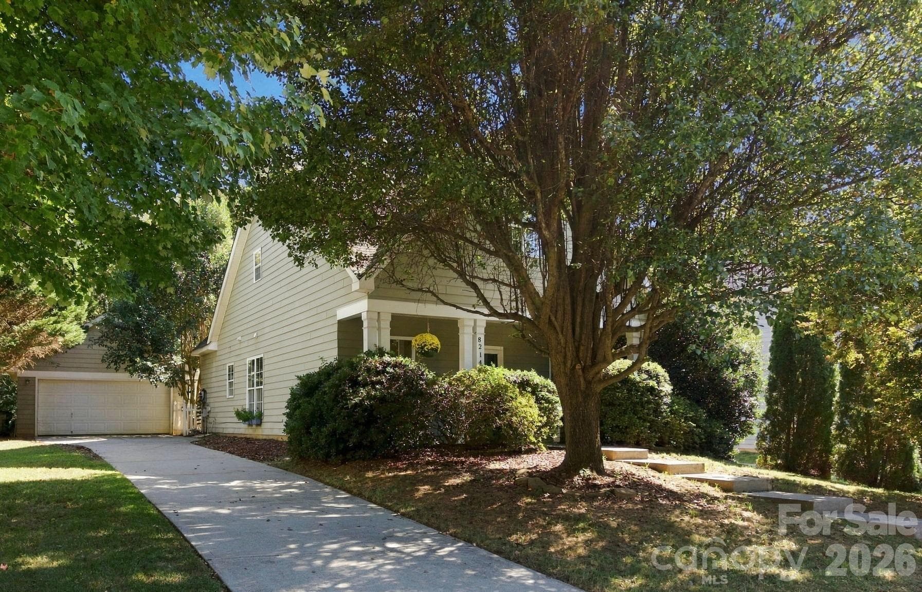 Single Family Residence at 8214 Ballymore Court, Huntersville, photo 2 of 28