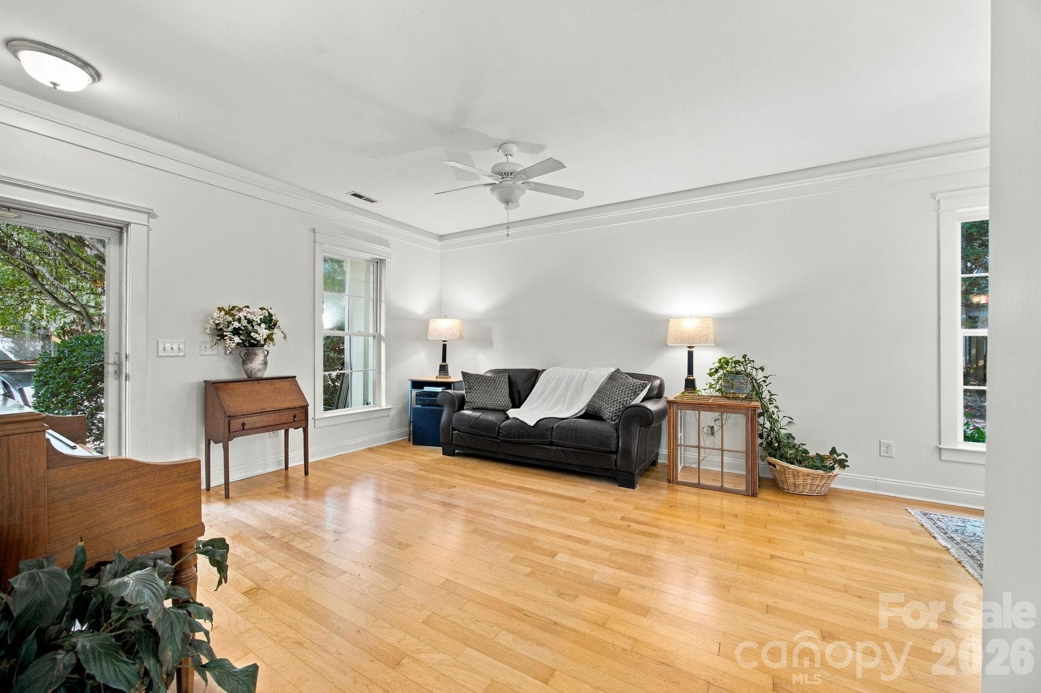 Single Family Residence at 8214 Ballymore Court, Huntersville, photo 3 of 28